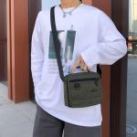 CHDWEY Umhängetaschen für Herren Crossbody Taschen Nylon Männer Handtasche Kleine lässige Reisetasche Klassische Reine Farbe Umhängetasche Hohe Qualität Messenger Bag(Black)