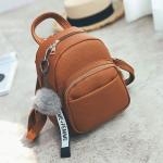 Mini Rugzak Meisje, Mode Rugzak voor Vrouwen Backpack met Pluche Bal Hanger, Casual Rugzak om Kleine Spullen Mee te Nemen voor Onderweg (Bruin)