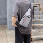 IQYU Sluiting voor tassen mannen messenger mode vrije tijd borstzak sport trend rugzak mannen schoudertas mannen tassen riem ketting