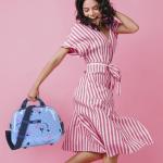 SKPAT - Große Reisetasche für Kinder mit Polycarbonatdruck. Toilettentasche. Bequem, widerstandsfähig und leicht. Mit Spiegel 131435, Farbe Blau