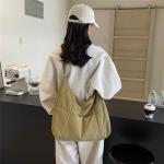 LEEINTO 2024 Schoudertas Gewatteerde Nylon Onderarm Tas Voor Meisjes Vrouwen Effen Oksel Tas Grote Capaciteit Handtas, Kaki