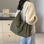 LEEINTO 2024 Schoudertas Gewatteerde Nylon Onderarm Tas Voor Meisjes Vrouwen Effen Oksel Tas Grote Capaciteit Handtas, zwart